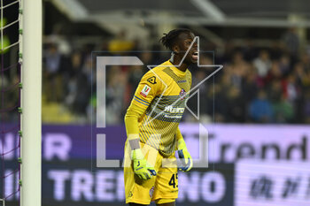 2023-04-27 - Mouhamadou Fallou Sarr of U.S. Cremonese during the Coppa Italia Semi Final match between ACF Fiorentina vs US Cremonese at Stadio Artemio Franchi on April 27, 2023 in Florence, Italy. - SEMIFINAL - ACF FIORENTINA VS US CREMONESE - ITALIAN CUP - SOCCER