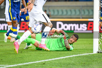2023-08-12 - Verona's Lorenzo Montipo' saves a goal - HELLAS VERONA FC VS ASCOLI CALCIO - ITALIAN CUP - SOCCER