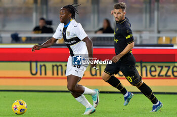 2023-11-01 - Woyo Coulibaly of Parma Calcio and Remi Oudin of US Lecce - US LECCE VS PARMA CALCIO - ITALIAN CUP - SOCCER
