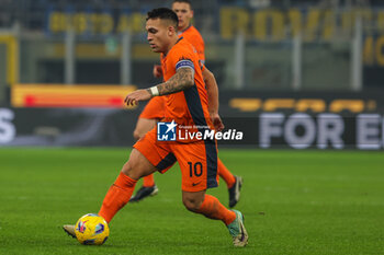 2023-12-20 - Lautaro Martinez of FC Internazionale seen in action during Coppa Italia 2023/24 Round of 16 football match between FC Internazionale and Bologna FC at Giuseppe Meazza Stadium, Milan, Italy on December 20, 2023 - INTER - FC INTERNAZIONALE VS BOLOGNA FC - ITALIAN CUP - SOCCER