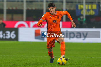 2023-12-20 - Alessandro Bastoni of FC Internazionale seen in action during Coppa Italia 2023/24 Round of 16 football match between FC Internazionale and Bologna FC at Giuseppe Meazza Stadium, Milan, Italy on December 20, 2023 - INTER - FC INTERNAZIONALE VS BOLOGNA FC - ITALIAN CUP - SOCCER