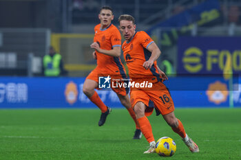 2023-12-20 - Davide Frattesi of FC Internazionale seen in action during Coppa Italia 2023/24 Round of 16 football match between FC Internazionale and Bologna FC at Giuseppe Meazza Stadium, Milan, Italy on December 20, 2023 - INTER - FC INTERNAZIONALE VS BOLOGNA FC - ITALIAN CUP - SOCCER