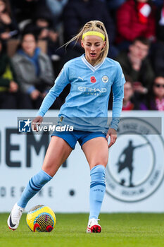 2023-11-05 - Manchester City's Chloe Kelly during the Women's English championship, Super League football match between Arsenal and Manchester City on 5 November 2023 at Meadow Park Stadium in Borehamwood, England - FOOTBALL - WOMEN'S ENGLISH CHAMP - ARSENAL V MANCHESTER CITY - ENGLISH FA WOMEN'S SUPER LEAGUE - SOCCER