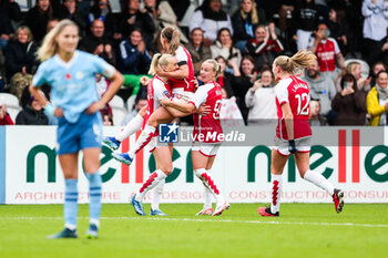 2023-11-05 - Arsenal's Stina Blackstenius (second left) celebrates her goal 2-1 during the Women's English championship, Super League football match between Arsenal and Manchester City on 5 November 2023 at Meadow Park Stadium in Borehamwood, England - FOOTBALL - WOMEN'S ENGLISH CHAMP - ARSENAL V MANCHESTER CITY - ENGLISH FA WOMEN'S SUPER LEAGUE - SOCCER