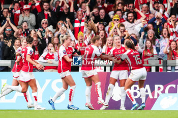 2023-11-05 - Arsenal's Steph Catley (second right) celebrates her goal 1-0 during the Women's English championship, Super League football match between Arsenal and Manchester City on 5 November 2023 at Meadow Park Stadium in Borehamwood, England - FOOTBALL - WOMEN'S ENGLISH CHAMP - ARSENAL V MANCHESTER CITY - ENGLISH FA WOMEN'S SUPER LEAGUE - SOCCER