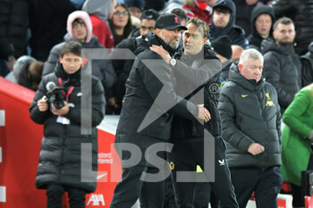 2023-01-07 - Liverpool Manager Jurgen Klopp and Wolverhampton Wanderers Manager Julen Lopetegui embrace at the end of the English FA Cup, 3rd round football match between Liverpool and Wolverhampton Wanderers on January 7, 2023 at Anfield stadium in Liverpool, England - FOOTBALL - ENGLISH CUP - LIVERPOOL V WOLVERHAMPTON - ENGLISH LEAGUE CUP - SOCCER