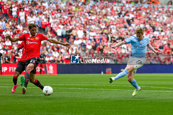 2023-06-04 - Kevin De Bruyne (17) of Manchester City shoots during the English FA Cup, Final football match between Manchester City and Manchester United on 3 June 2023 at Wembley Stadium in London, England - FOOTBALL - ENGLISH CUP - FINAL - MANCHESTER CITY V MANCHESTER UNITED - ENGLISH LEAGUE CUP - SOCCER