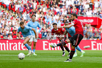 2023-06-04 - Bruno Fernandes (8) of Manchester United scores a goal 1-1 during the English FA Cup, Final football match between Manchester City and Manchester United on 3 June 2023 at Wembley Stadium in London, England - FOOTBALL - ENGLISH CUP - FINAL - MANCHESTER CITY V MANCHESTER UNITED - ENGLISH LEAGUE CUP - SOCCER