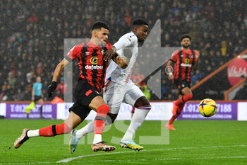 2023-01-01 - Dominic Solanke (9) of AFC Bournemouth battles for possession with Marc Guehi (6) of Crystal Palace during the English championship Premier League football match between Bournemouth and Crystal Palace on 31 December 2022 at the Vitality Stadium in Bournemouth, England - FOOTBALL - ENGLISH CHAMP - BOURNEMOUTH V CRYSTAL PALACE - ENGLISH PREMIER LEAGUE - SOCCER