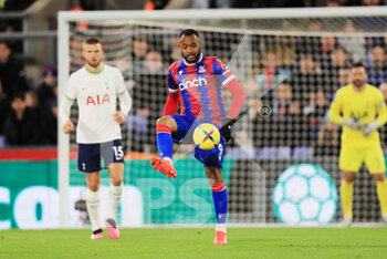 2023-01-04 - Crystal Palace forward Jordan Ayew during the English championship Premier League football match between Crystal Palace and Tottenham Hotspur on January 4, 2023 at Selhurst Park in London, England - FOOTBALL - ENGLISH CHAMP - CRYSTAL PALACE V TOTTENHAM - ENGLISH PREMIER LEAGUE - SOCCER