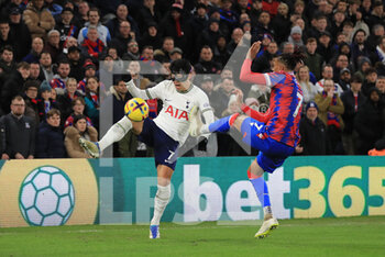 2023-01-04 - Tottenham Hotspur forward Son Heung Min (7) comes under pressure from Crystal Palace midfielder Michael Olise (7) during the English championship Premier League football match between Crystal Palace and Tottenham Hotspur on January 4, 2023 at Selhurst Park in London, England - FOOTBALL - ENGLISH CHAMP - CRYSTAL PALACE V TOTTENHAM - ENGLISH PREMIER LEAGUE - SOCCER