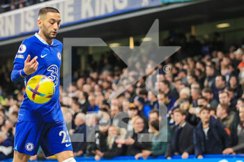 2023-01-05 - Chelsea midfielder Hakim Ziyech during the English championship Premier League football match between Chelsea and Manchester City on January 5, 2023 at Stamford Bridge in London, England - FOOTBALL - ENGLISH CHAMP - CHELSEA V MANCHESTER CITY - ENGLISH PREMIER LEAGUE - SOCCER