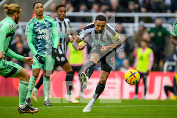 2023-01-15 - Newcastle's Callum Wilson shoots for goal during the Premier League match between Newcastle United and Fulham at St. James' Park, Newcastle, England on 15 January 2023. Photo Malcolm Mackenzie/ProSportsImages / DPPI - FOOTBALL - ENGLISG CHAMP - NEWCASTLE V FULHAM - ENGLISH PREMIER LEAGUE - SOCCER