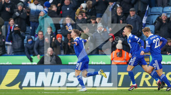2023-01-21 - Leicester City midfielder Marc Albrighton (11) scores a goal and celebrates to make the score 1-1 during the English championship Premier League football match between Leicester City and Brighton and Hove Albion on January 21, 2023 at the King Power Stadium in Leicester, England - FOOTBALL - ENGLISH CHAMP - LEICESTER V BRIGHTON - ENGLISH PREMIER LEAGUE - SOCCER