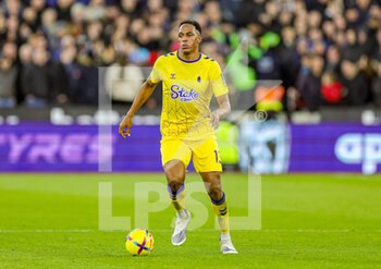 2023-01-22 - Yerry Mina (13) of Everton during the English championship Premier League football match between West Ham United and Everton on January 21, 2023 at the London Stadium in London, England - FOOTBALL - ENGLISH CHAMP - WEST HAM V EVERTON - ENGLISH PREMIER LEAGUE - SOCCER