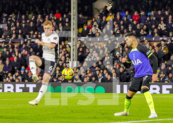 24/01/2023 - Harrison Reed (6) of Fulham and Cristian Romero of Tottenham Hotspur during the English championship Premier League football match between Fulham and Tottenham Hotspur on January 23, 2023 at Craven Cottage in London, England - FOOTBALL - ENGLISH CHAMP - FULHAM V TOTTENHAM - ENGLISH PREMIER LEAGUE - CALCIO