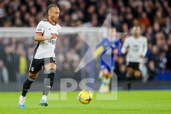 2023-02-03 - Fulham midfielder Bobby Reid during the English championship Premier League football match between Chelsea and Fulham on February 3, 2023 at Stamford Bridge in London, England - FOOTBALL - ENGLISH CHAMP - CHELSEA V FULHAM - ENGLISH PREMIER LEAGUE - SOCCER