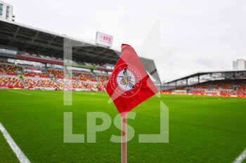 2023-02-04 - The Corner Flag prior to the English championship Premier League football match between Brentford and Southampton on February 4, 2023 at Gtech Community Stadium in Brentford, England - FOOTBALL - ENGLISH CHAMP - BRENTFORD V SOUTHAMPTON - ENGLISH PREMIER LEAGUE - SOCCER