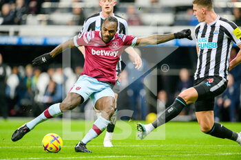 2023-02-04 - Michail Antonio of West Ham during the English championship Premier League football match between Newcastle United and West Ham United on February 4, 2023 at St James' Park in Newcastle, England - FOOTBALL - ENGLISH CHAMP - NEWCASTLE V WEST HAM - ENGLISH PREMIER LEAGUE - SOCCER
