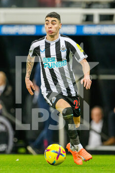 2023-02-04 - Newcastle's Miguel Almiron during the English championship Premier League football match between Newcastle United and West Ham United on February 4, 2023 at St James' Park in Newcastle, England - FOOTBALL - ENGLISH CHAMP - NEWCASTLE V WEST HAM - ENGLISH PREMIER LEAGUE - SOCCER