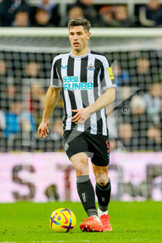 2023-02-04 - Newcastle's Fabian Schar during the English championship Premier League football match between Newcastle United and West Ham United on February 4, 2023 at St James' Park in Newcastle, England - FOOTBALL - ENGLISH CHAMP - NEWCASTLE V WEST HAM - ENGLISH PREMIER LEAGUE - SOCCER