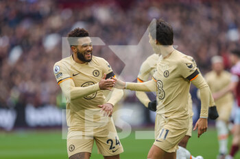 2023-02-11 - Chelsea forward Joao Félix (11) celebrates after scoring a goal with Reece James 0-1 during the English championship Premier League football match between West Ham United and Chelsea on February 11, 2023 at the London Stadium in London, England - FOOTBALL - ENGLISH CHAMP - WEST HAM V CHELSEA - ENGLISH PREMIER LEAGUE - SOCCER
