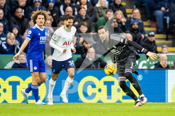 2023-02-11 - Leicester City goalkeeper Danny Ward during the English championship Premier League football match between Leicester City and Tottenham Hotspur on February 11, 2023 at the King Power Stadium in Leicester, England - FOOTBALL - ENGLISH CHAMP - LEICESTER V TOTTENHAM - ENGLISH PREMIER LEAGUE - SOCCER
