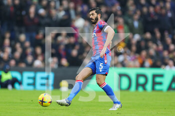 2023-02-12 - Crystal Palace James Tomkins during the English championship Premier League football match between Crystal Palace and Brighton and Hove Albion on February 11, 2023 at Selhurst Park in London, England - FOOTBALL - ENGLISH CHAMP - CRYSTAL PALACE V BRIGHTON - ENGLISH PREMIER LEAGUE - SOCCER
