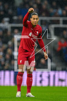 2023-02-18 - Virgil van Dijk of Liverpool during the English championship Premier League football match between Newcastle United and Liverpool on February 18, 2023 at St James’ Park in Newcastle, England - FOOTBALL - ENGLISH CHAMP - NEWCASTLE V LIVERPOOL - ENGLISH PREMIER LEAGUE - SOCCER