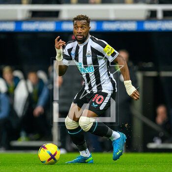 2023-02-18 - Allan Saint-Maximin of Newcastle during the English championship Premier League football match between Newcastle United and Liverpool on February 18, 2023 at St James’ Park in Newcastle, England - FOOTBALL - ENGLISH CHAMP - NEWCASTLE V LIVERPOOL - ENGLISH PREMIER LEAGUE - SOCCER