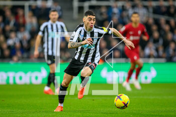 2023-02-18 - Miguel Almiron of Newcastle during the English championship Premier League football match between Newcastle United and Liverpool on February 18, 2023 at St James’ Park in Newcastle, England - FOOTBALL - ENGLISH CHAMP - NEWCASTLE V LIVERPOOL - ENGLISH PREMIER LEAGUE - SOCCER