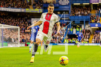 2023-02-19 - Mohamed Elyounoussi (24) of Southampton during the English championship Premier League football match between Chelsea and Southampton on February 18, 2023 at Stamford Bridge in London, England - FOOTBALL - ENGLISH CHAMP - CHELSEA V SOUTHAMPTON - ENGLISH PREMIER LEAGUE - SOCCER