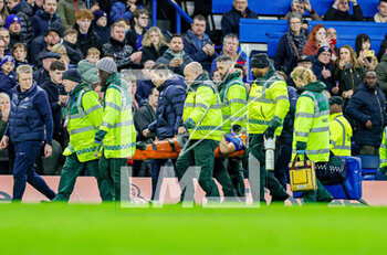19/02/2023 - Cesar Azpilicueta (28) of Chelsea is stretchered off during the English championship Premier League football match between Chelsea and Southampton on February 18, 2023 at Stamford Bridge in London, England - FOOTBALL - ENGLISH CHAMP - CHELSEA V SOUTHAMPTON - ENGLISH PREMIER LEAGUE - CALCIO