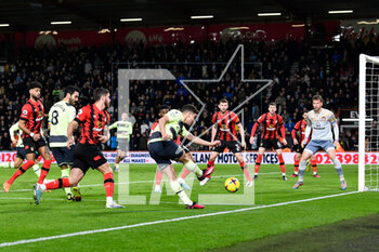 2023-02-25 - Julian Alvarez (19) of Manchester City shoots at goal during the English championship Premier League football match between Bournemouth and Manchester City on 25 February 2023 at the Vitality Stadium in Bournemouth, England - FOOTBALL - ENGLISH CHAMP - BOURNEMOUTH V MANCHESTER CITY - ENGLISH PREMIER LEAGUE - SOCCER