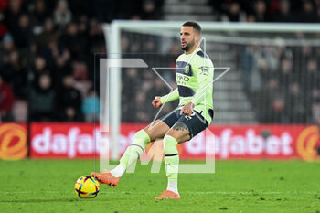 2023-02-25 - Kyle Walker (2) of Manchester City during the English championship Premier League football match between Bournemouth and Manchester City on 25 February 2023 at the Vitality Stadium in Bournemouth, England - FOOTBALL - ENGLISH CHAMP - BOURNEMOUTH V MANCHESTER CITY - ENGLISH PREMIER LEAGUE - SOCCER