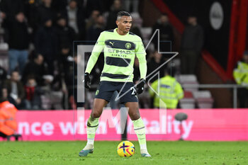2023-02-25 - Manuel Akanji (25) of Manchester City during the English championship Premier League football match between Bournemouth and Manchester City on 25 February 2023 at the Vitality Stadium in Bournemouth, England - FOOTBALL - ENGLISH CHAMP - BOURNEMOUTH V MANCHESTER CITY - ENGLISH PREMIER LEAGUE - SOCCER