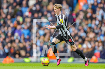 2023-03-05 - Anthony Gordon (8) of Newcastle United during the English championship Premier League football match between Manchester City and Newcastle United on 4 March 2023 at the Etihad Stadium in Manchester, England - FOOTBALL - ENGLISH CHAMP - MANCHESTER CITY V NEWCASTLE - ENGLISH PREMIER LEAGUE - SOCCER