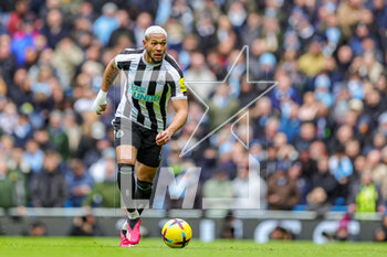 2023-03-05 - Joelinton (7) of Newcastle United during the English championship Premier League football match between Manchester City and Newcastle United on 4 March 2023 at the Etihad Stadium in Manchester, England - FOOTBALL - ENGLISH CHAMP - MANCHESTER CITY V NEWCASTLE - ENGLISH PREMIER LEAGUE - SOCCER