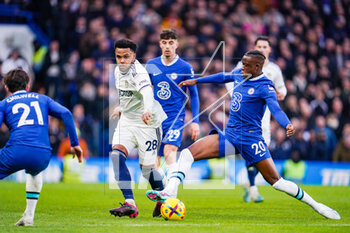 2023-03-04 - Leeds United midfielder Weston McKennie (28) and Denis Zakaria of Chelsea during the English championship Premier League football match between Chelsea and Leeds United on 4 March 2023 at Stamford Bridge in London, England - FOOTBALL - ENGLISH CHAMP - CHELSEA V LEEDS - ENGLISH PREMIER LEAGUE - SOCCER
