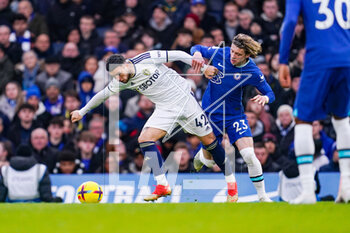 2023-03-04 - Leeds United forward Sam Greenwood (42) wrestles with Chelsea midfielder Conor Gallagher (23) during the English championship Premier League football match between Chelsea and Leeds United on 4 March 2023 at Stamford Bridge in London, England - FOOTBALL - ENGLISH CHAMP - CHELSEA V LEEDS - ENGLISH PREMIER LEAGUE - SOCCER