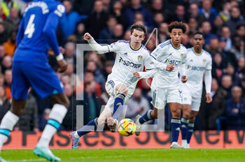 2023-03-04 - Leeds United midfielder Brenden Aaronson during the English championship Premier League football match between Chelsea and Leeds United on 4 March 2023 at Stamford Bridge in London, England - FOOTBALL - ENGLISH CHAMP - CHELSEA V LEEDS - ENGLISH PREMIER LEAGUE - SOCCER