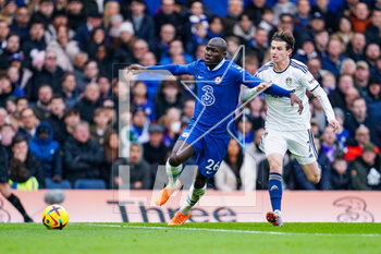 2023-03-04 - Leeds United midfielder Brenden Aaronson (7) and Chelsea defender Kalidou Koulibaly (26) during the English championship Premier League football match between Chelsea and Leeds United on 4 March 2023 at Stamford Bridge in London, England - FOOTBALL - ENGLISH CHAMP - CHELSEA V LEEDS - ENGLISH PREMIER LEAGUE - SOCCER