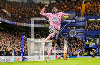 2023-03-20 - Abdoulaye Doucoure (16) of Everton scores a goal and celebrates 1-1 during the English championship Premier League football match between Chelsea and Everton on 18 March 2023 at Stamford Bridge in London, England - FOOTBALL - ENGLISH CHAMP - CHELSEA V EVERTON - ENGLISH PREMIER LEAGUE - SOCCER