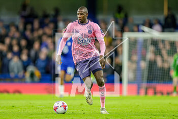 2023-03-20 - Abdoulaye Doucoure (16) of Everton during the English championship Premier League football match between Chelsea and Everton on 18 March 2023 at Stamford Bridge in London, England - FOOTBALL - ENGLISH CHAMP - CHELSEA V EVERTON - ENGLISH PREMIER LEAGUE - SOCCER