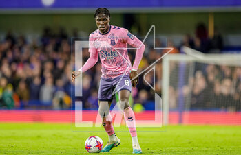 2023-03-20 - Amadou Onana (8) of Everton during the English championship Premier League football match between Chelsea and Everton on 18 March 2023 at Stamford Bridge in London, England - FOOTBALL - ENGLISH CHAMP - CHELSEA V EVERTON - ENGLISH PREMIER LEAGUE - SOCCER