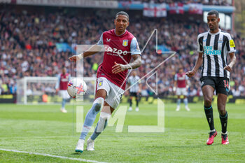 2023-04-15 - Aston Villa defender Ashley Young (18) during the English championship Premier League football match between Aston Villa and Newcastle United on 15 April 2023 at Villa Park in Birmingham, England - FOOTBALL - ENGLISH CHAMP - ASTON VILLA V NEWCASTLE - ENGLISH PREMIER LEAGUE - SOCCER