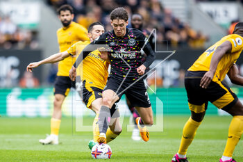 2023-04-15 - Brentford defender Aaron Hickey during the English championship Premier League football match between Wolverhampton Wanderers and Brentford on 15 April 2023 at Molineux stadium in Wolverhampton, England - FOOTBALL - ENGLISH CHAMP - WOLVERHAMPTON V BRENTFORD - ENGLISH PREMIER LEAGUE - SOCCER