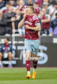 2023-04-16 - West Ham United forward Jarrod Bowen (20) celebrates his goal 2-2 during the English championship Premier League football match between West Ham United and Arsenal on 16 April 2023 at the London Stadium in London, England - FOOTBALL - ENGLISH CHAMP - WEST HAM V ARSENAL - ENGLISH PREMIER LEAGUE - SOCCER