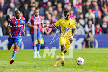 2023-04-24 - Idrissa Gueye (27) of Everton during the English championship Premier League football match between Crystal Palace and Everton on 22 April 2023 at Selhurst Park in London, England - FOOTBALL - ENGLISH CHAMP - CRYSTAL PALACE V EVERTON - ENGLISH PREMIER LEAGUE - SOCCER