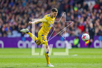 2023-04-24 - Michael Keane (5) of Everton during the English championship Premier League football match between Crystal Palace and Everton on 22 April 2023 at Selhurst Park in London, England - FOOTBALL - ENGLISH CHAMP - CRYSTAL PALACE V EVERTON - ENGLISH PREMIER LEAGUE - SOCCER